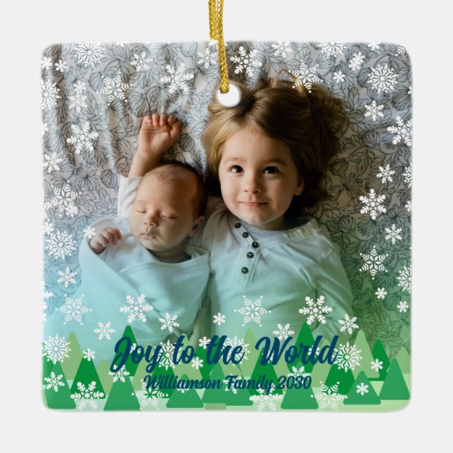 Weihnachtsbäume Weiße Schneeflocken Freude an der  Keramikornament (Vorderseite)