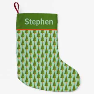 Weihnachtsbaummuster mit dem Namen auf Streifen Kleiner Weihnachtsstrumpf