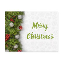 Weihnachtsbaumzweige mit Baubles