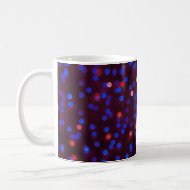 Weihnachtsbeleuchtung, verschwommener, festlicher  kaffeetasse (Links)
