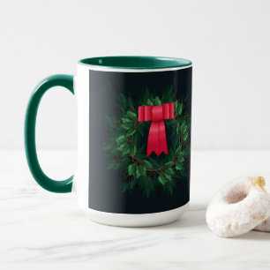 Weihnachtsberries und Kiefernzweige Wreath Latte Tasse