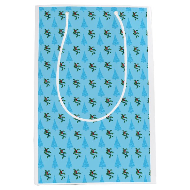 Weihnachtsbeutel mit Holly und Blue Trees Mittlere Geschenktüte (Vorderseite)