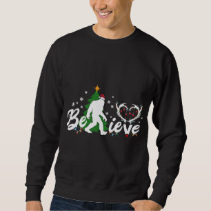 Weihnachtsbigfoot Glaube Bigfoot mit Santa Sweatshirt