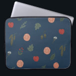 Weihnachtsbotanischer nahtloser Vintager schöner P Laptopschutzhülle<br><div class="desc">Weihnachten botanisch nahtlose Vintage schöne Musterkunst,  Hintergrund,  blau,  botanisch,  botanisch,  Ast,  braun,  Dekoration,  Feiern,  Weihnachten,  Kegel,  Dunkel,  Dezember,  Dekoration,  Dekoration,  Dekoration,  Design,  gezeichnet,  festlich,  Tanne,  Floralvintage,  Retro,  Illustration, </div>