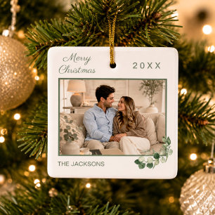 Weihnachtsfamilienfoto weißes Grünzeug Salbeigrün Keramikornament