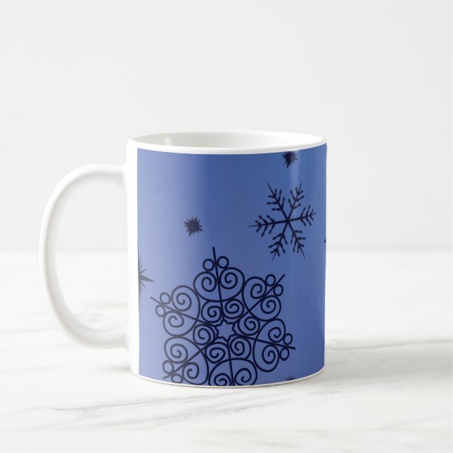Weihnachtsfeiertag Blauer Schneeflocken Kaffeetasse (Links)
