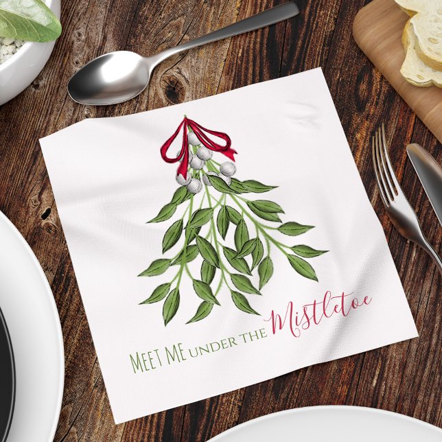 Weihnachtsfeiertag Merry Mistletoe Niedlich Whimsi Serviette (Christmas merry mistletoe "meet me under the mistletoe" cocktail napkin.)