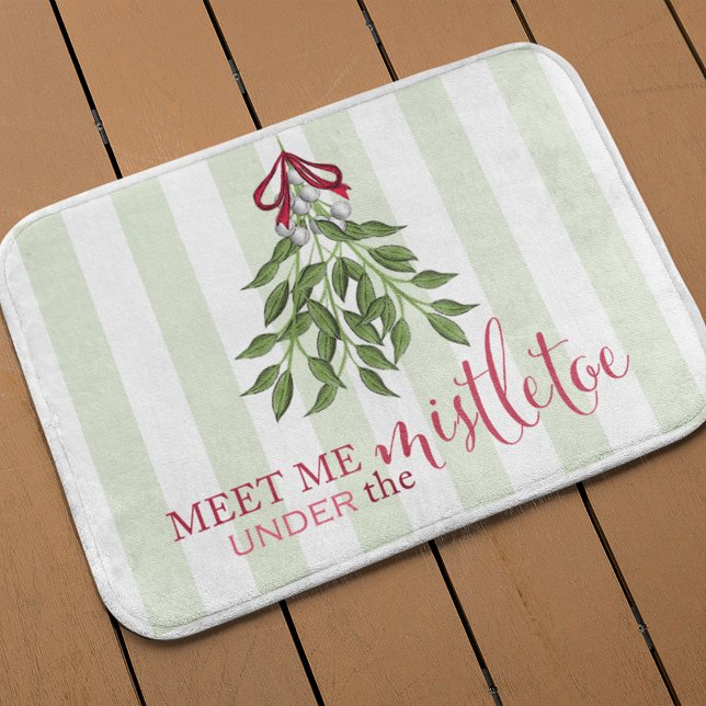 Weihnachtsfest Merry Mistletoe Whimsical Fun Badematte (Christmas holiday mistletoe holiday bath mat)