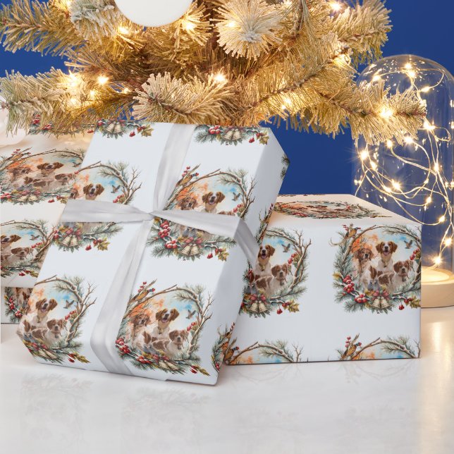 Weihnachtsfreude mit einem Brittany Spaniel Geschenkpapier (Feiertage)