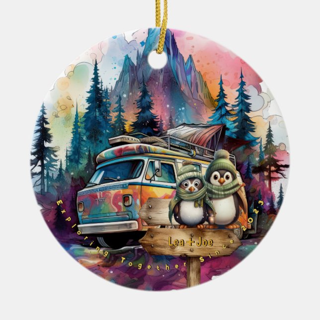 Weihnachtsgebirge Wasserfarbe Neuvermähltes Paar Keramik Ornament (Vorne)