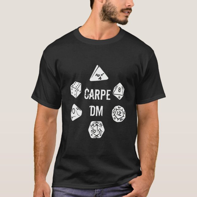 Weihnachtsgeschenk Carpe DM lustiges Karpfen Diem  T-Shirt (Vorderseite)
