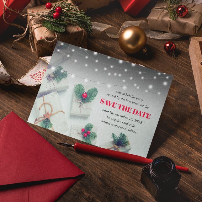 Weihnachtsgeschenke | Feiertag Save the Date Einladungspostkarte (Von Creator hochgeladen)