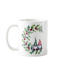 Weihnachtsgnomes auf Holly Berry Twig Tasse