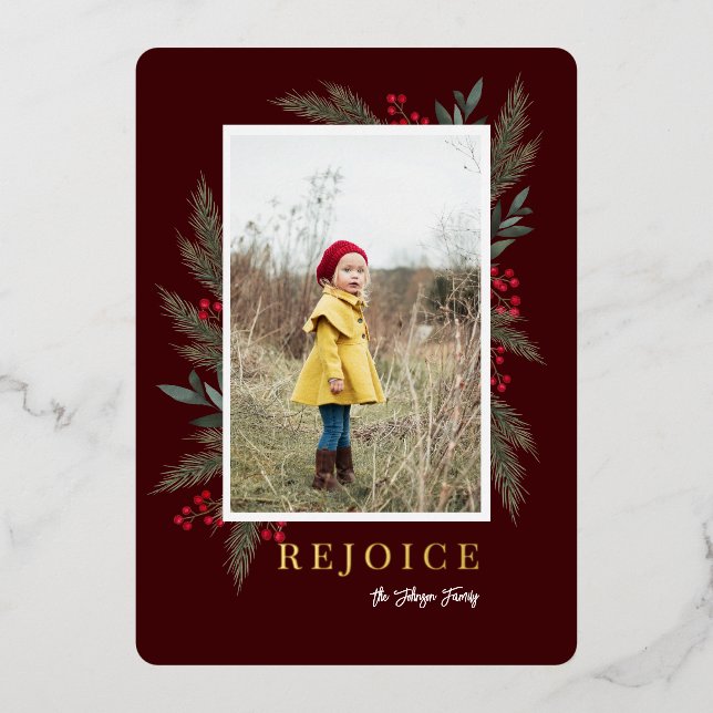 Weihnachtsgrün Berry Frame Foto Folien Feiertagskarte (Vorderseite)