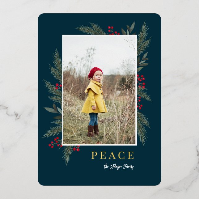 Weihnachtsgrün Berry Frame Foto Folien Feiertagskarte (Vorderseite)