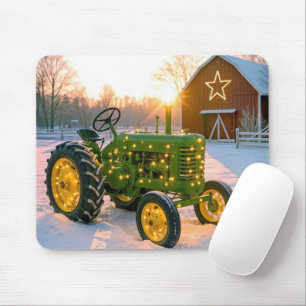Weihnachtsgrüner Vintage-Traktor mit festlicher Be Mousepad