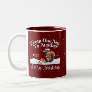 Weihnachtshörnchen von einer Nut zur anderen Zweifarbige Tasse