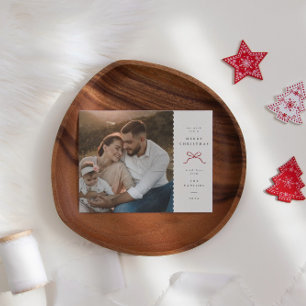 Weihnachtskarte mit ausgefranstem Rand und roter S Feiertagskarte