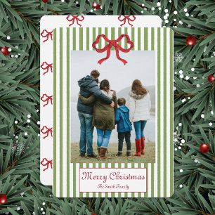 Weihnachtskarte mit Schleife und Streifen Einladung