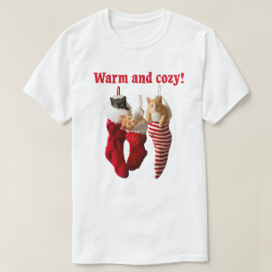 Weihnachtskätzchen in den Strümpfen T-Shirt