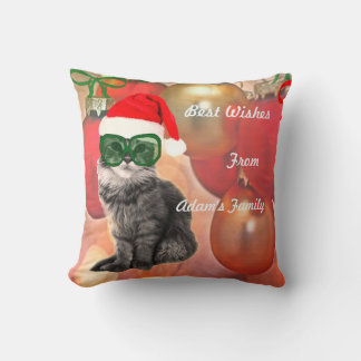 Weihnachtskatze auf Baubles Hintergrund Kissen