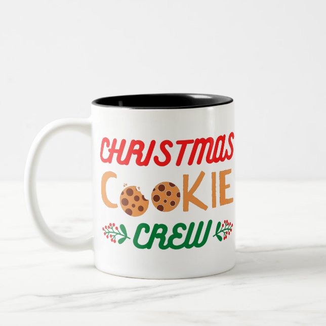 Weihnachtskeks-Crew Zweifarbige Tasse (Links)