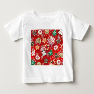 Weihnachtskekse und Schneeflocken auf Rot Baby T-shirt