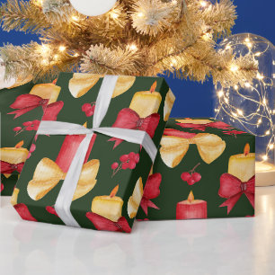 Weihnachtskerzen, Beeren und Bänder Geschenkpapier