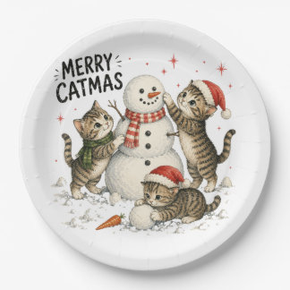 Weihnachtskitten bauen einen Schneemann Pappteller