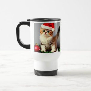 Weihnachtskitten in Weihnachtsmannmütze Reisebecher