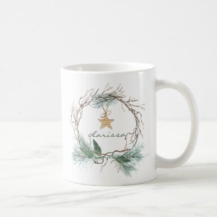 Weihnachtskranz aus Weinreben mit Kiefernzweigen u Tasse