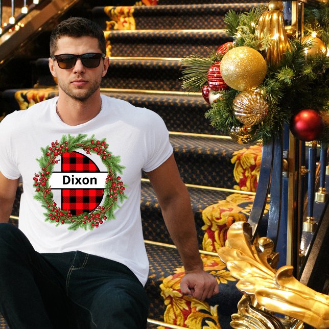 Weihnachtskranz Familie Matching Name Brief D T-Shirt (Von Creator hochgeladen)