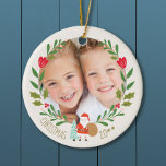 Weihnachtskranz-Foto Keramik Ornament<br><div class="desc">Vorderseite mit Kranz und niedlichem Santa - Rückseite mit Niedlichem Weihnachtsmuster-Design auf der Rückseite mit handgezeichneten Natursymbolen wie Schneemann,  Rentiere,  Heilige,  Schnee, </div>