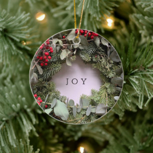 Weihnachtskranz mit Eukalyptus und Beeren Keramik Ornament
