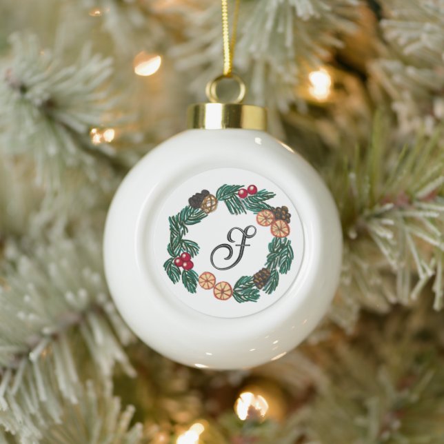 Weihnachtskranz mit individualisierbarem Anfangsbu Keramik Kugel-Ornament (Baum)