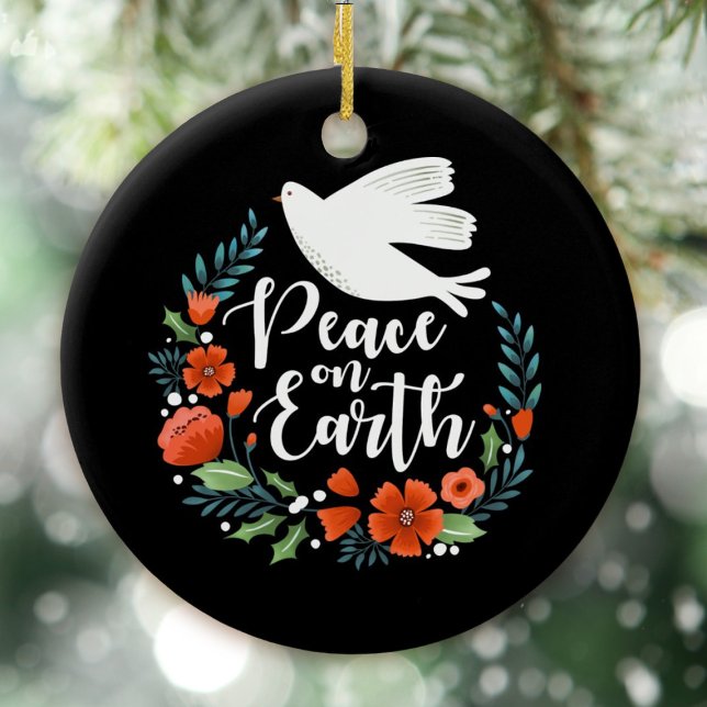 Weihnachtskript Weltfrieden Keramik Ornament (An elegant Christmas ornament with the words, Peace on Earth.)