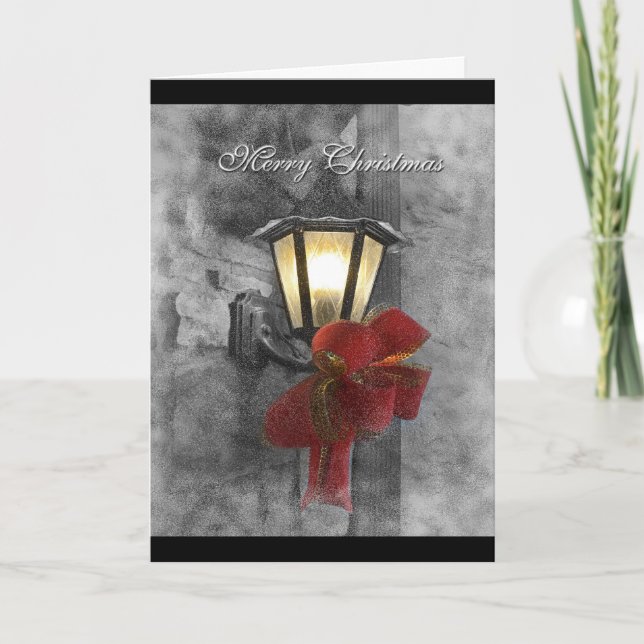 Weihnachtslattern im Schnee Feiertagskarte (Vorderseite)