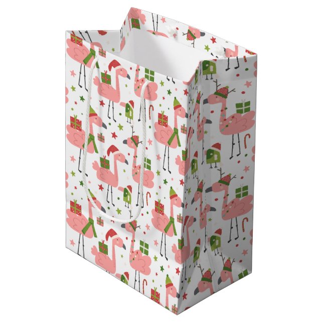 Weihnachtslustig Pink Flamingo Mittlere Geschenktüte (Vorderseite Schrägansicht)