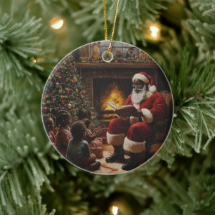Weihnachtsmann liest Kindern vor Keramik Ornament