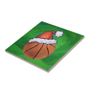 Weihnachtsmannmütze Basketball auf Grün Fliese
