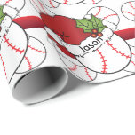 Weihnachtsmannmütze Christmas Baseball | DIY Name Geschenkpapier<br><div class="desc">🥇 ORIGINAL COPYRIGHT ART DESIGN VON Donna Siegrist NUR AUF ZAZZLE VERFÜGBAR! ⭐ ⭐ ⭐ ⭐ 5 Star Review. Weihnachts Geschenkpapier. ✔ HINWEIS: ÄNDERN SIE NUR DIE VORLAGEBEREICHE, DIE SIE BENÖTIGEN! 😀 Sie können den Text bei Bedarf entfernen und neu hinzufügen, was immer Sie möchten und welchen Schriftart Sie möchten....</div>