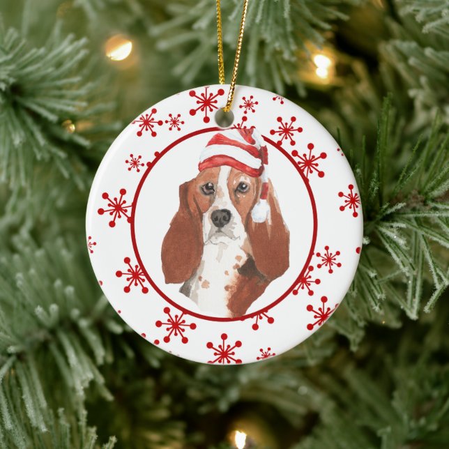 Weihnachtsmannmütze Wasserfarbener Basset Keramik Ornament (Baum)