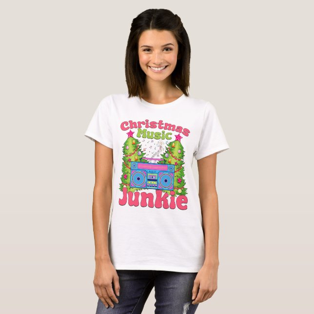 Weihnachtsmusik Junkie 80er Retro Cassette Player T-Shirt (Vorne ganz)