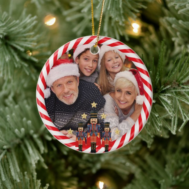 WeihnachtsNutcracker Familienname personalisieren Keramik Ornament (Baum)