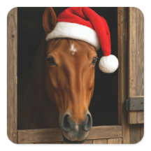 Weihnachtspferd im Stallfenster