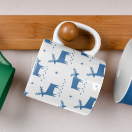 Weihnachtsrentiere. Blauwaldtiermuster Kaffeetasse