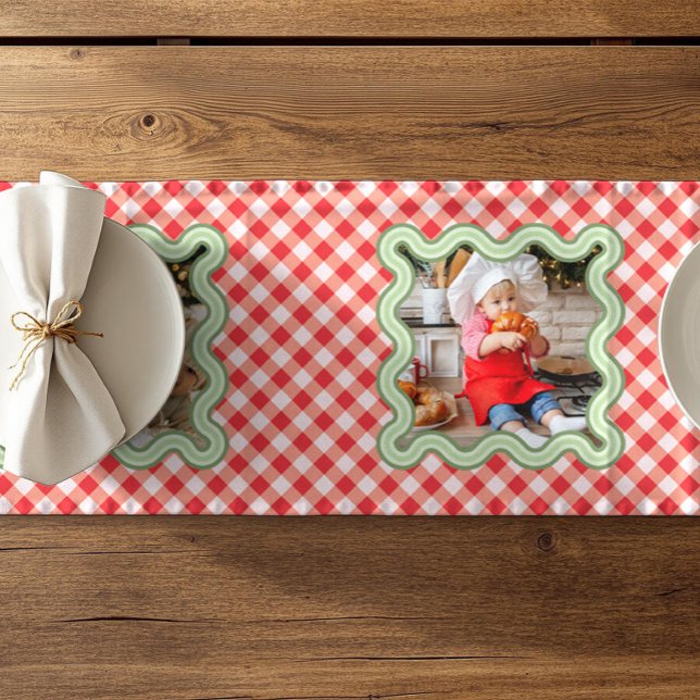 Weihnachtsroter Gingham-Foto-Wochenend-Dekor  Kurzer Tischläufer (Von Creator hochgeladen)