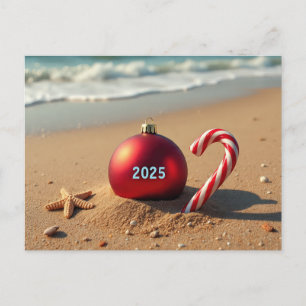 Weihnachtsschmuck auf der Strand-Feiertagskarte Feiertagspostkarte