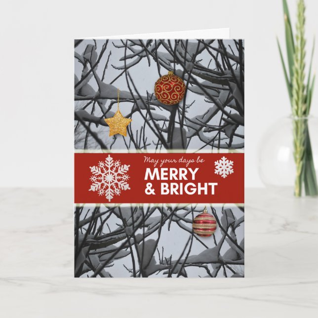 Weihnachtsschmuck auf verschneiten Zweigen Feiertagskarte (Vorderseite)