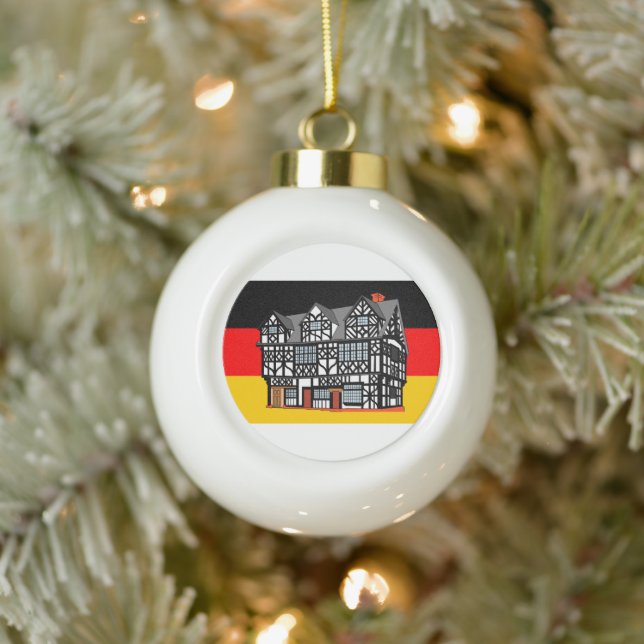 Weihnachtsschmuck im Deutschen Flaggenhaus Keramik Kugel-Ornament (Baum)